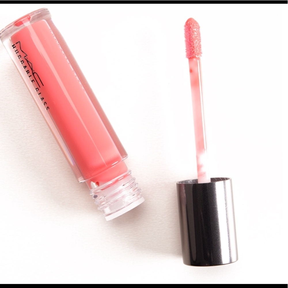 MAC Huggable lipgloss Such a Sweetheart